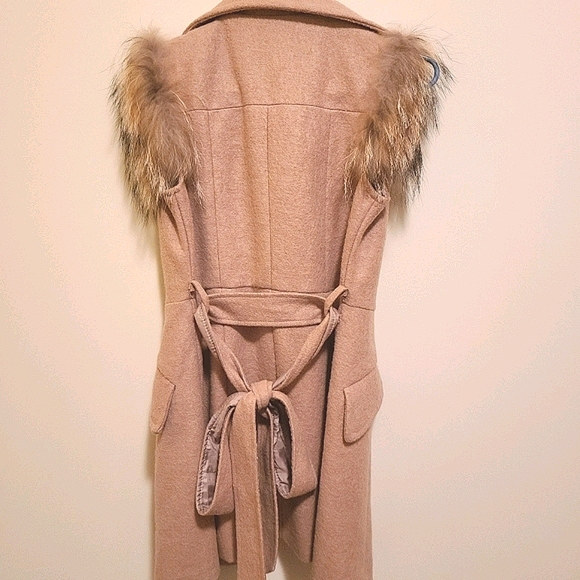Blazer vest with fur at the shoulder - Picture 3 of 4